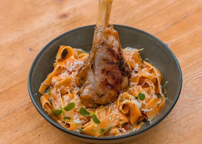 Luxe tent Gloo Glamping 