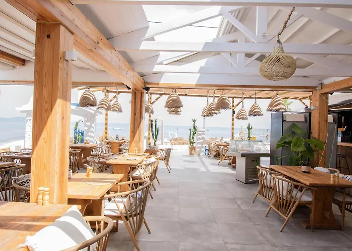 Tente de luxe Gloo Glamping 